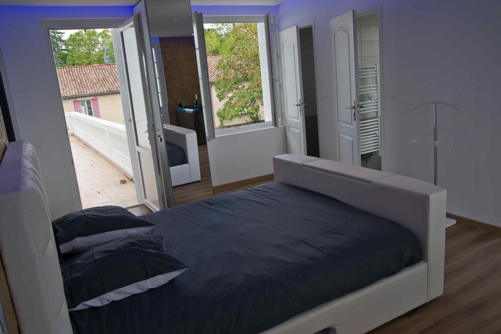 Bed and Breakfast Moulin Des Tours Barbaste Exteriér fotografie